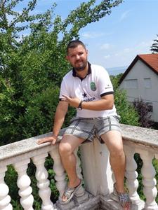 Jojo 43 éves férfi, Veszprém megye