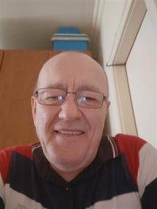 József 62 éves férfi, Komárom-Esztergom megye