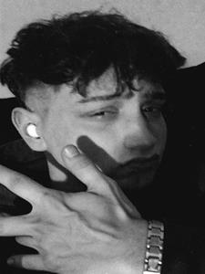 Józsi 20 éves férfi, Budapest