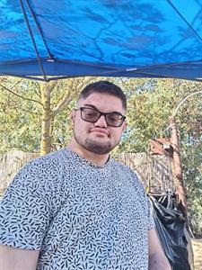 Karesz 24 éves férfi, Csongrád megye