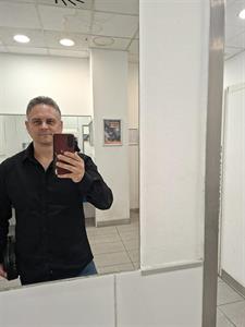 Karesz76 49 éves férfi, Fejér megye