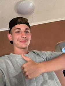 Kevin 19 éves férfi, Budapest