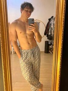 KingSize 30 éves férfi, Budapest