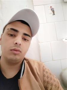 Kkkevin 18 éves férfi, Budapest