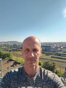 Knorbi 45 éves férfi, Budapest