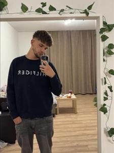 Krisi 24 éves férfi, Budapest