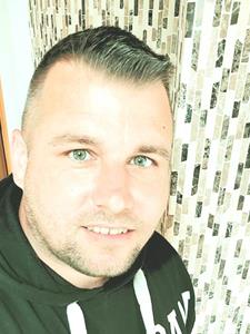 Krisz 35 éves férfi, Budapest