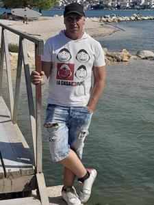 Krisztyian 47 éves férfi, Budapest