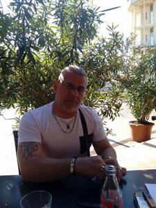 Kronosz 51 éves férfi, Budapest