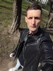 laca  36 éves férfi, Győr-Moson-Sopron megye