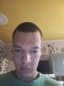 Laci 22 éves férfi, Pest megye