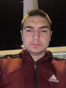 Lacika 23 éves férfi, Komárom-Esztergom megye