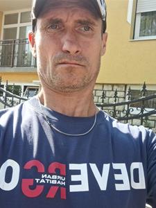 Lackó 43 éves férfi, Tolna megye