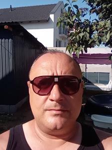 Lajoska 44 éves férfi, Pest megye