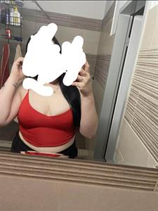 Laura 23 és 23 éves nő, Győr-Moson-Sopron megye