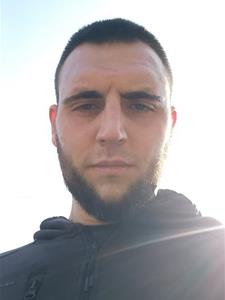 Levente 23 éves férfi, Veszprém megye