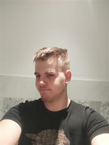 Levi 18 éves férfi, Budapest