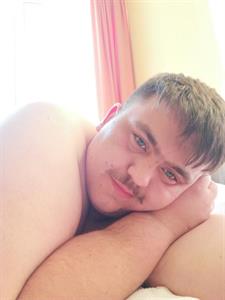 Levi23 26 éves férfi, Komárom-Esztergom megye