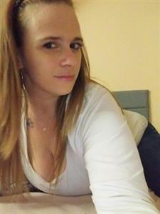 Lillus 33 éves nő, Győr-Moson-Sopron megye