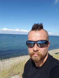 Lucyfer 36 éves férfi, Győr-Moson-Sopron megye