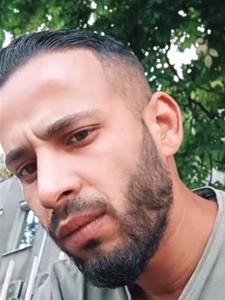 Manuel 25 éves férfi, Bács-Kiskun megye