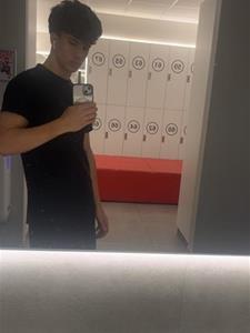 Marci 18 éves férfi, Budapest