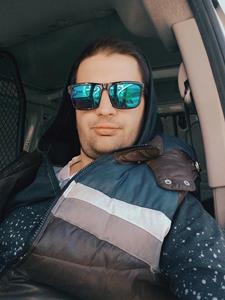 Mate 33 éves férfi, Győr-Moson-Sopron megye