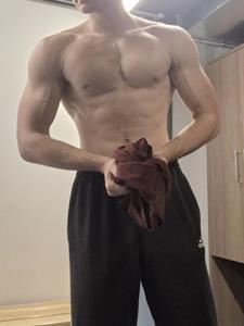 Máté 20 éves férfi, Budapest