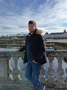 Merlioth 31 éves férfi, Budapest