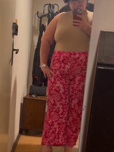 Mesike 31 éves nő, Budapest