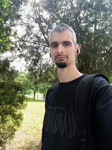 Mike 35 éves férfi, Csongrád megye