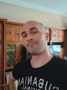 Mike 39 éves férfi, Budapest