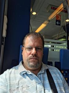 Miki78 47 éves férfi, Komárom-Esztergom megye