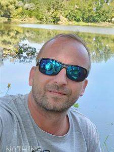 Milan 40 éves férfi, Jász-Nagykun-Szolnok megye