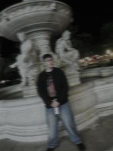 Milán 21 éves férfi, Budapest