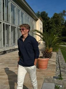 Misi 18 éves férfi, Budapest