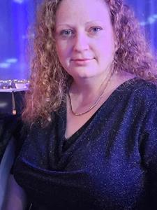 Mucika 39 éves nő, Budapest