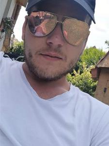 Nemethbela 27 éves férfi, Győr-Moson-Sopron megye