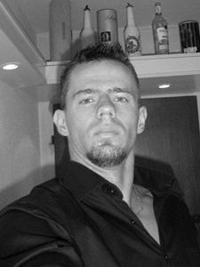 NevemSenki 40 éves férfi, Budapest