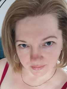 Nikol 47 éves nő, Győr-Moson-Sopron megye