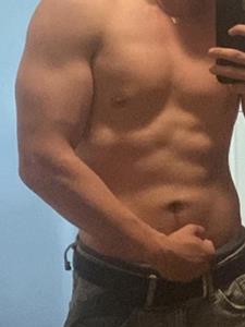 Noel 25 éves férfi, Budapest