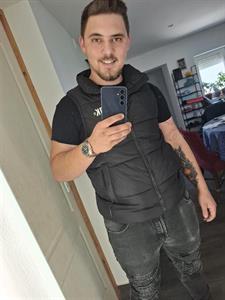 Noel21 21 éves férfi, Veszprém megye