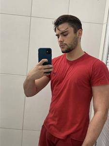 Nolen 19 éves férfi, Győr-Moson-Sopron megye