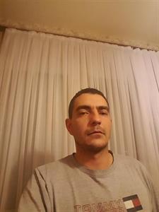 Nono 44 éves férfi, Komárom-Esztergom megye