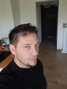 Oli 41 éves férfi, Budapest