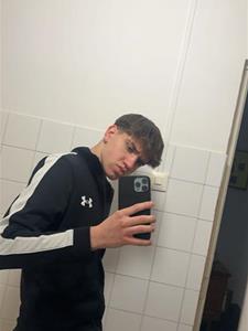 Patrik 18 éves férfi, Bács-Kiskun megye
