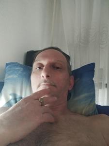 P.Enrice 50 éves férfi, Pest megye