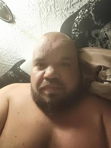 Pepe 40 éves férfi, Győr-Moson-Sopron megye