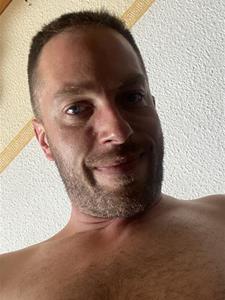 Perfect_size20 39 éves férfi, Budapest