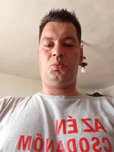 Peti 39 éves férfi, Veszprém megye